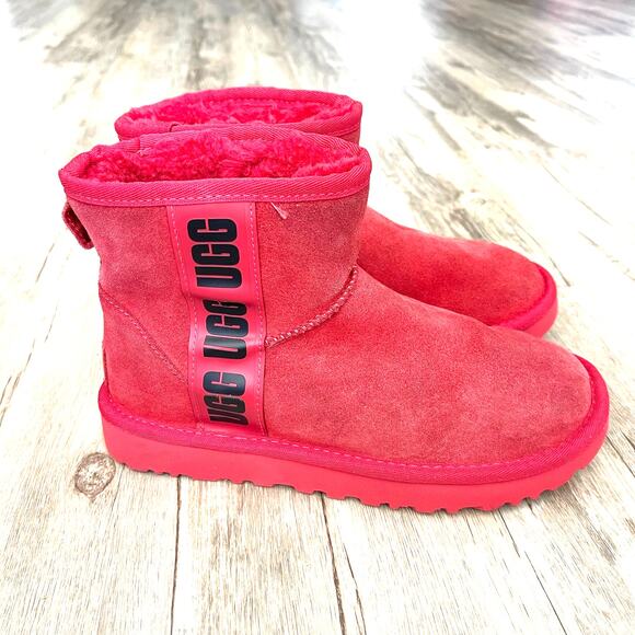UGG Women’s Classic Mini Side Logo Boots Red/Black Size 6 Winter Snow Booties - Picture 3 of 10